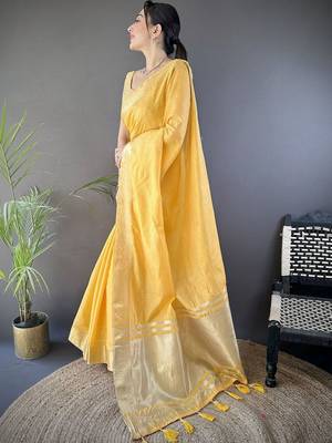 Yellow woven design silk blend handloom mysore silk saree 3