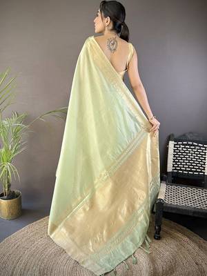 Sea green woven design zari silk blend handloom mysore silk saree 4