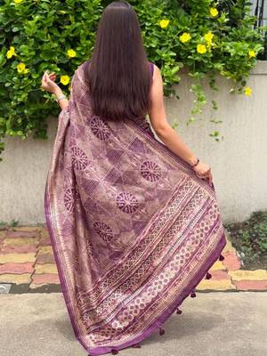 Purple chikoo silk lavender purple sarees 2
