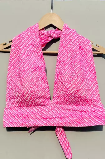 Baby-pink-lehariya-halter-neck-and-back-knot-top-kj0199