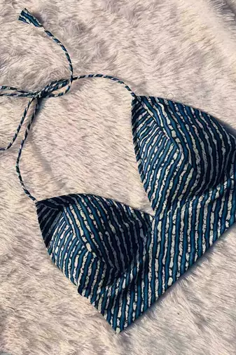 Blue-white-lehariya-bra-kj0280