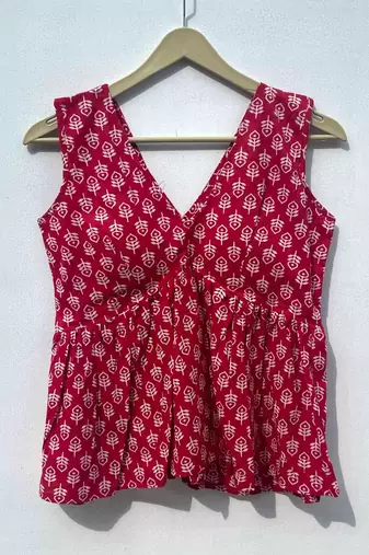 Red-arrow-deep-neck-cotton-top-kj0289