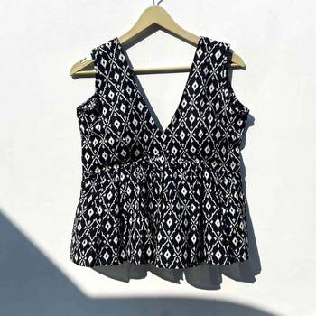 Black-ikat-deep-neck-cotton-top-kj0291 1