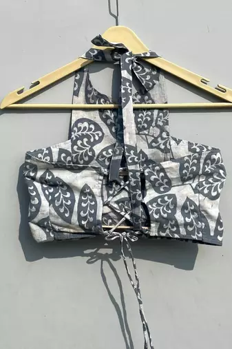 Grey-leaf-handblock-criss-cross-cotton-top-kj0295