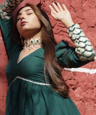 Bottle-green-gotta-deep-v-neck-dress-kj0681 2
