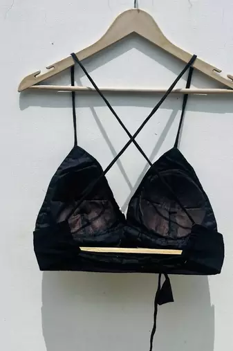 Black-artificial-mirror-bra-kj0695
