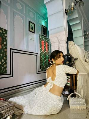 Off-white-chikan-blouse-handwork-dupptta-and-lehanga-kj0705 4