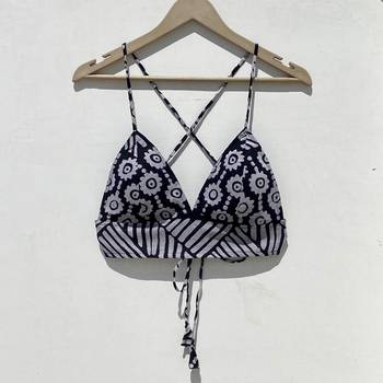 Black-object-removable-pads-bra-kj0938 1