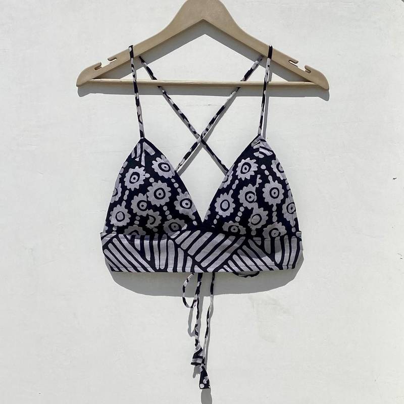 Black-object-removable-pads-bra-kj0938