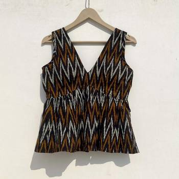 Black-ikat-deep-neck-cut-sleeves-cotton-top-kj0944 2