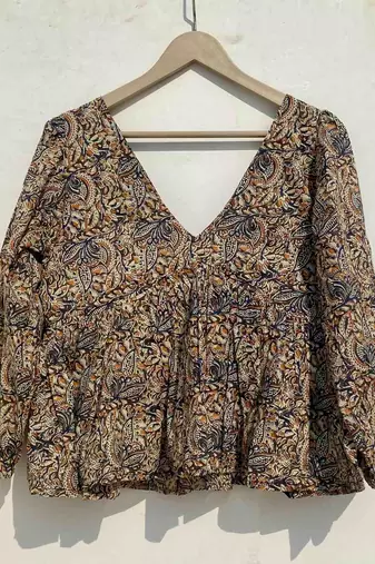 Black-kalamkari-deep-neck-full-puff-sleeves-cotton-top-kj0945