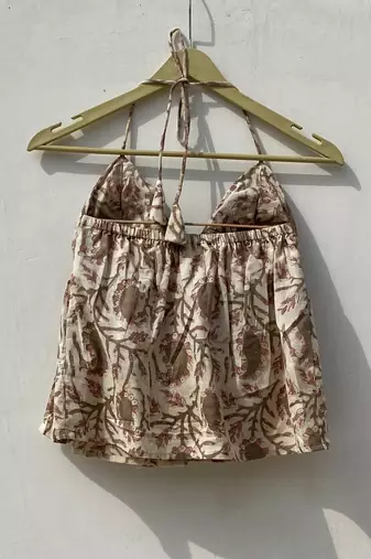 Beige-brown-paisley-handblock-tree-removable-pads-top-kj10025