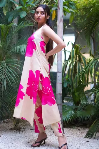 Gulabi-gulnar-two-piece-cotton-halter-neck-set-1800-gheraa10056