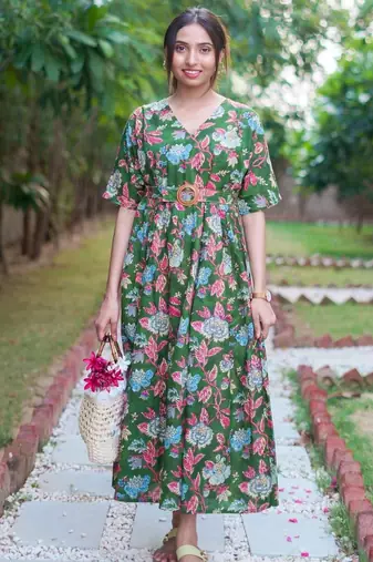 Baag-e-bahar-crafted-in-pure-cotton-for-ultimate-comfort-this-dress-1500-gheraa10057