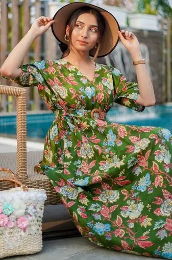 Baag-e-bahar-crafted-in-pure-cotton-for-ultimate-comfort-this-dress-1500-gheraa10057