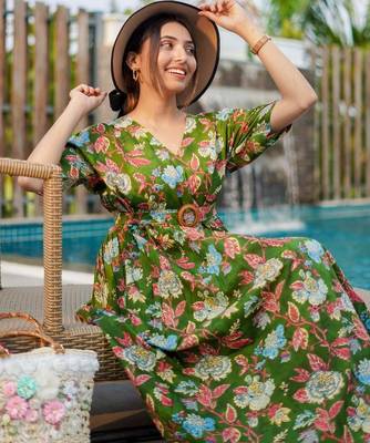 Baag-e-bahar-crafted-in-pure-cotton-for-ultimate-comfort-this-dress-1500-gheraa10057 4