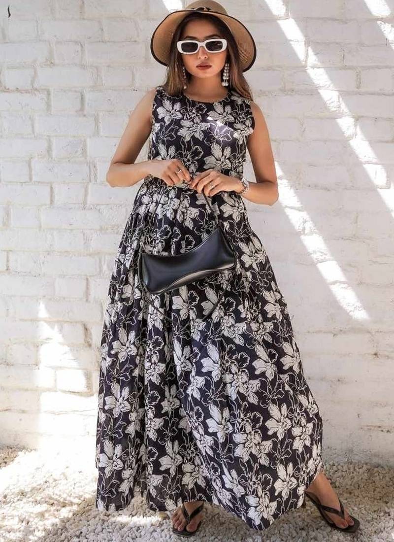 Black-white-floral-maxi-dress-1400-gheraa10058