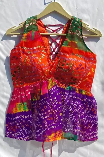 Multicolor-bandhej-deep-v-neck-and-back-criss-cross-chiffon-kurti-top-kj10335