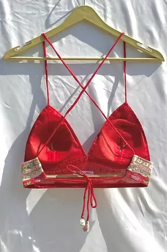 Red-jaal-handblock-removable-pads-bra-kj10341