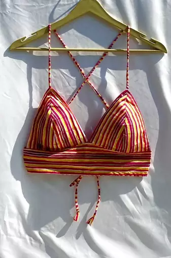 Multicolor-stripe-removable-pads-bra-kj10343