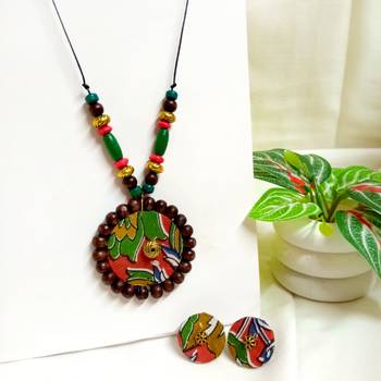 Green fabric wooden beads neckset 1