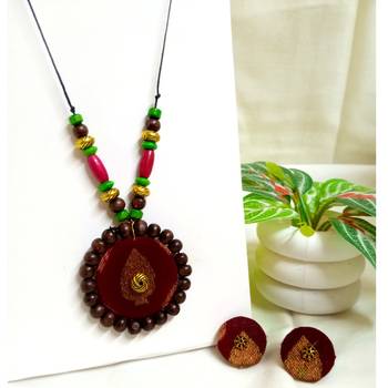 Maroon fabric wooden beads neckset 1