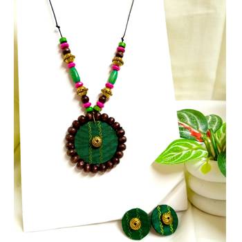 Green fabric wooden beads neckset 1