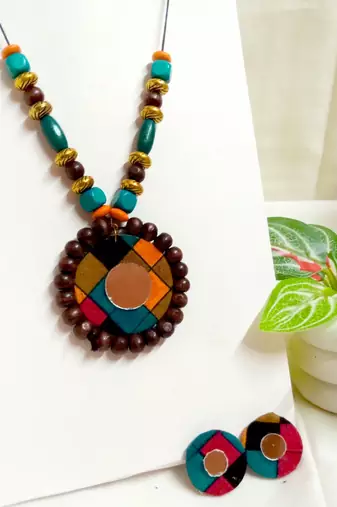 Multicolor fabric wooden beads neckset