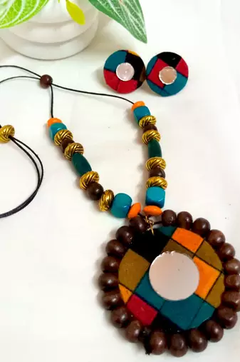 Multicolor fabric wooden beads neckset