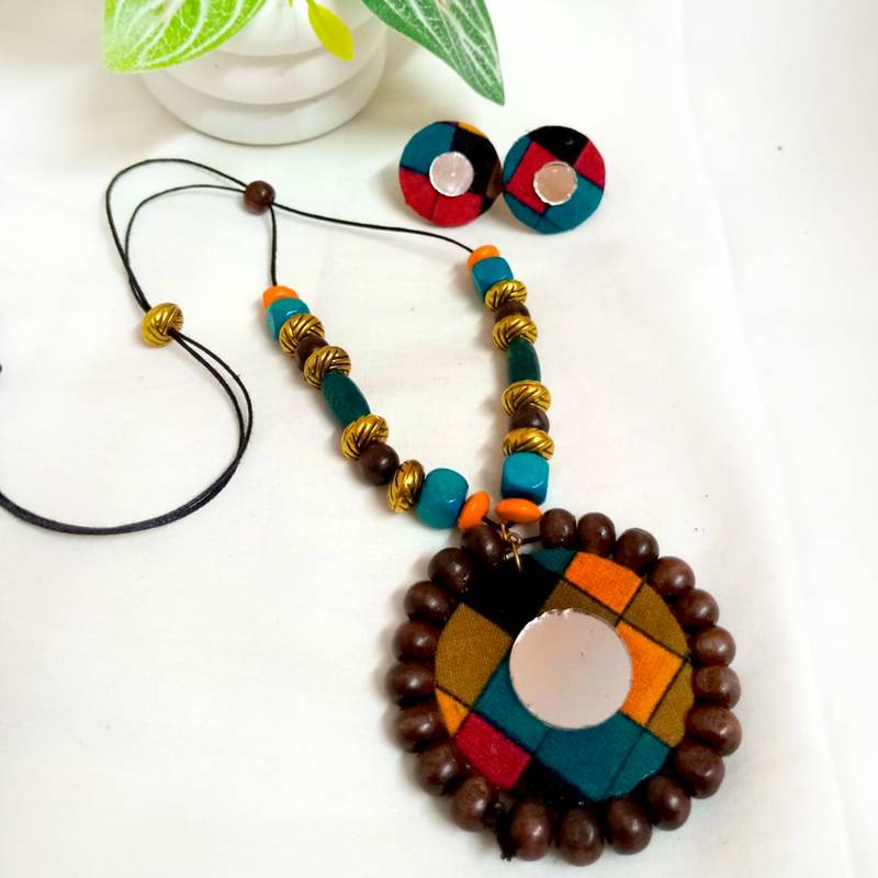 Multicolor fabric wooden beads neckset