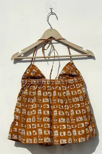 Mustard-camera-tree-removable-pads-top-kj10394