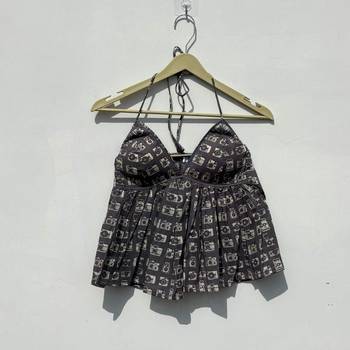 Grey-camera-print-tree-removable-pads-top-kj10432 1