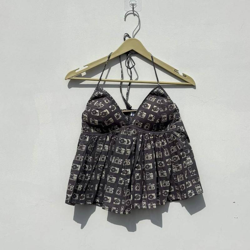 Grey-camera-print-tree-removable-pads-top-kj10432