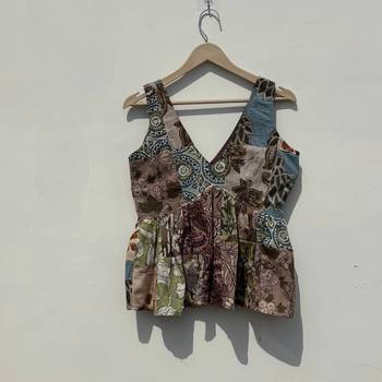 Light-multicolor-ptach-deep-neck-cut-sleeves-removable-pads-top-kj10435 2