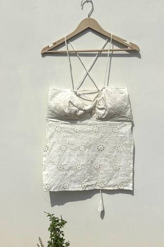 Off-white-chikan-removable-pads-kurti-top-kj10439