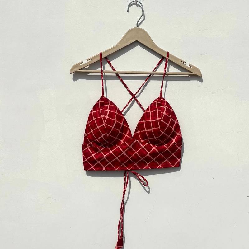 Red-criss-cross-removable-pads-bralette-kj10442