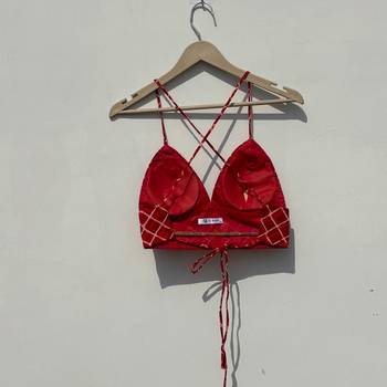 Red-criss-cross-removable-pads-bralette-kj10442 2