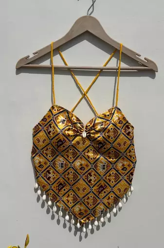 Navratri-yellow-shimmer-mudra-v-shape-padded-top-kj10469