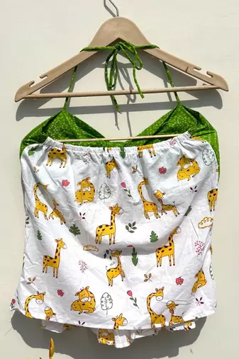 Green-bandhej-with-animal-print-padded-top-kj10471