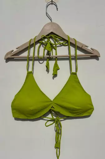 Neon-green-plain-snail-shape-padded-bra-kj10510