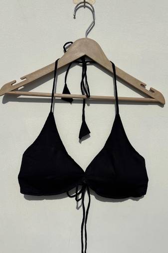 Black-plain-snail-shape-padded-bra-kj10512