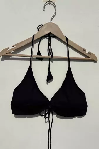 Black-plain-snail-shape-padded-bra-kj10512