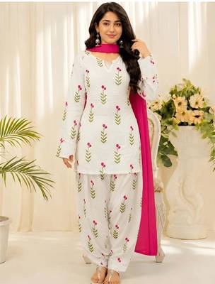 Women's Floral Printed Cotton Short Kurti with Patiala Salwar and Dupatta Set 2