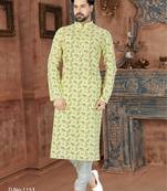 Yellow kurta with a delicate all-over botanical print, a neat band collar and coordinating buttons.