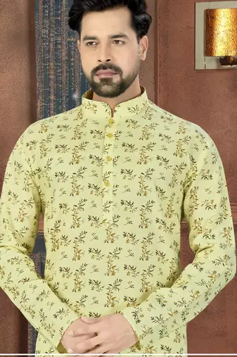 Yellow kurta with a delicate all-over botanical print, a neat band collar and coordinating buttons.