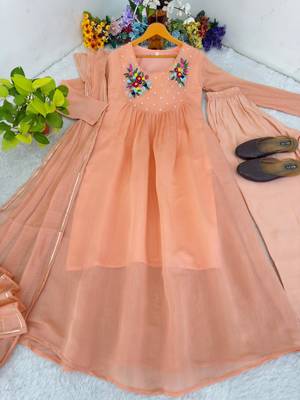 Peach chanderi embroidered anarkali set 2