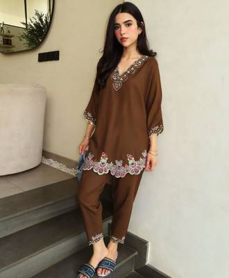 Brown crepe embroidered kurta set 3