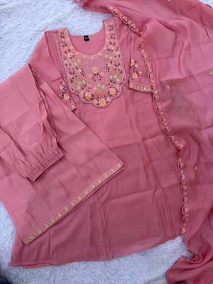 Pink chanderi embroidered palazzo set 3