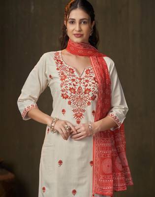 Off-white cotton poly embroidered kurta set 2