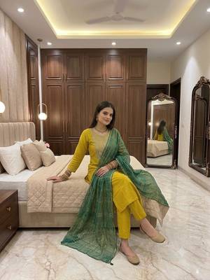 Dark-yellow silk blend embroidered kurta set 1